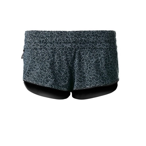 lululemon athletica Pants - Lululemon Surf Short II Reversible Shorts - Freckle Flower Black & White S-M